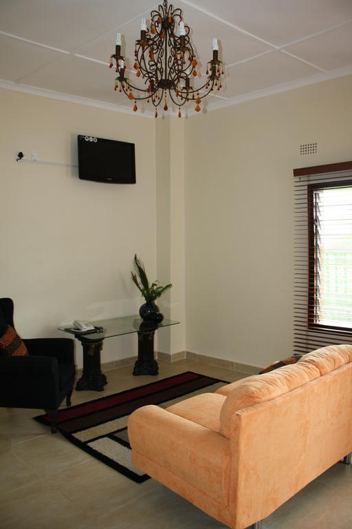 Palmwood Lodge Lusaka Buitenkant foto